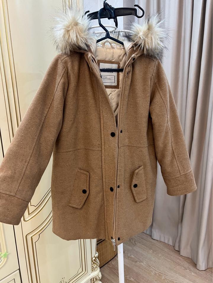 Очень красивое пальто демисезон , весна- осень