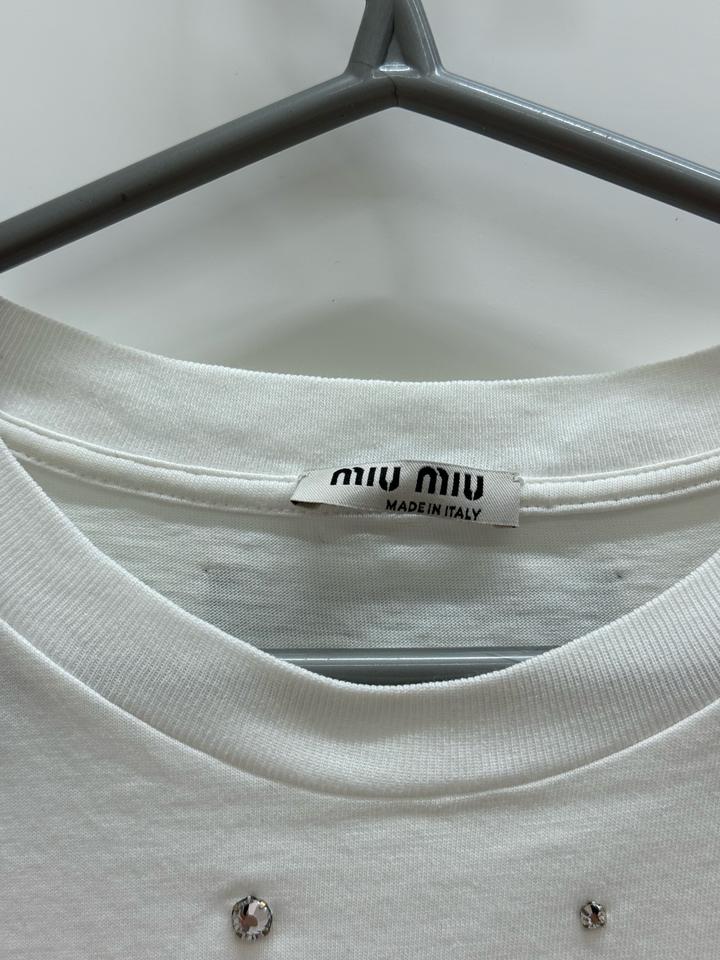 Трендовая Белая футболка Miu Miu с кристаллами