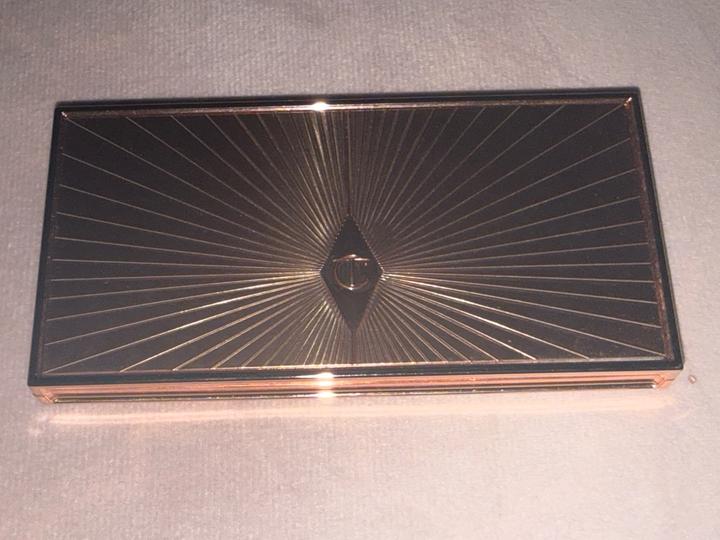 Палетка Charlotte Tilbury Filmstar Bronze & Glow в оттенке Medium to Dark