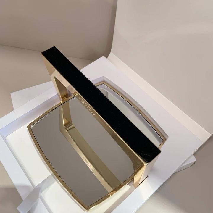 Зеркало Chanel