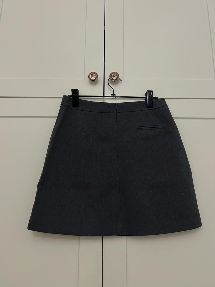 Серая мини юбка