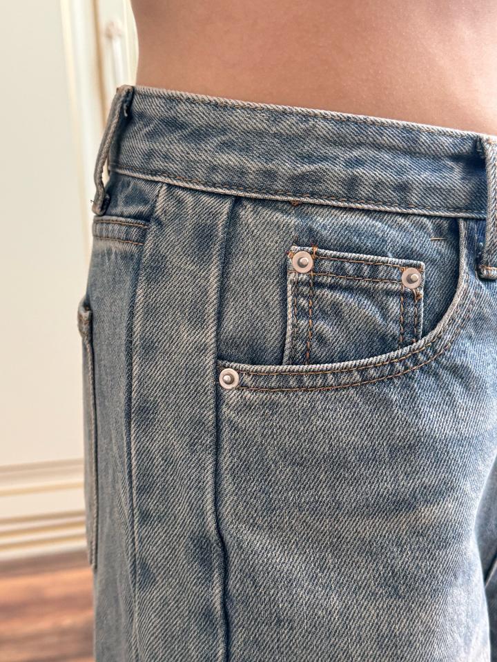 Джинсы абсолютно новые