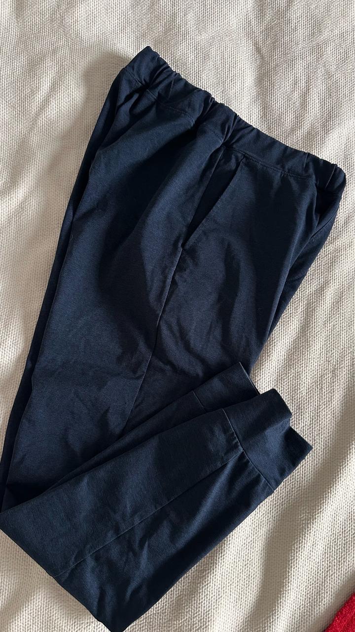 Спортивные эластичные брюки UNIQLO AIRism, размер 150 — отличное состояние