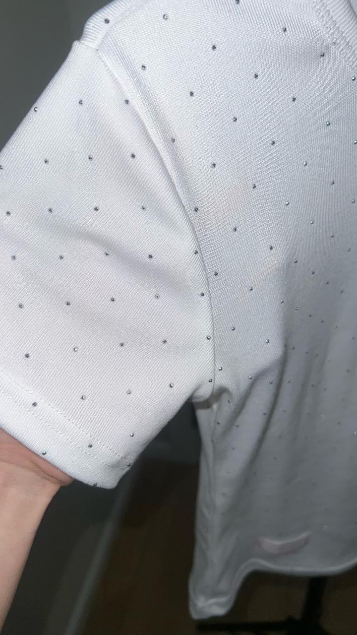 Футболка со стразами