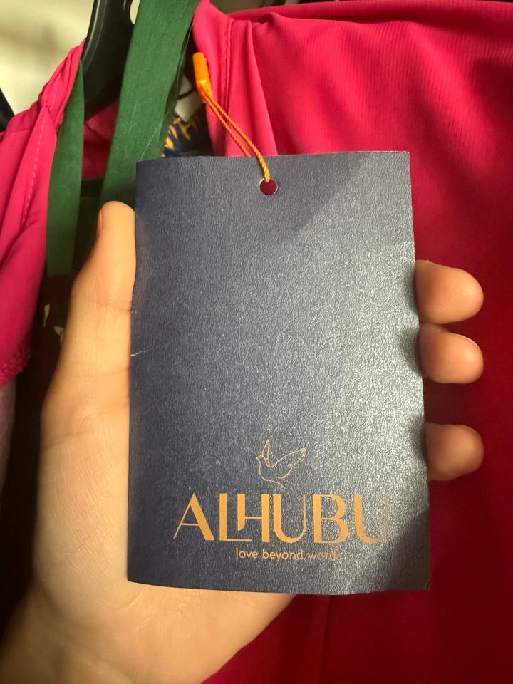 Новое платье от бренда Alhubu