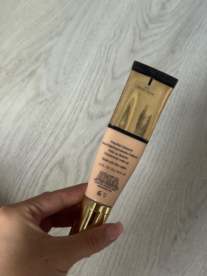 Тональная основа Estee Lauder Futurist Hydra Rescue