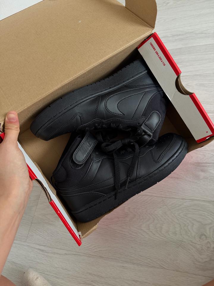 Кроссовки Nike