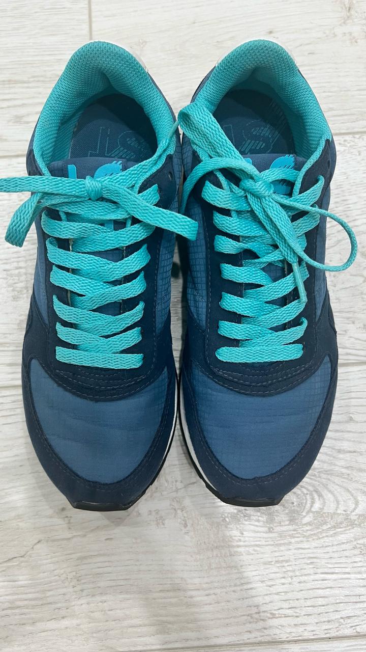 Продаются кроссовки