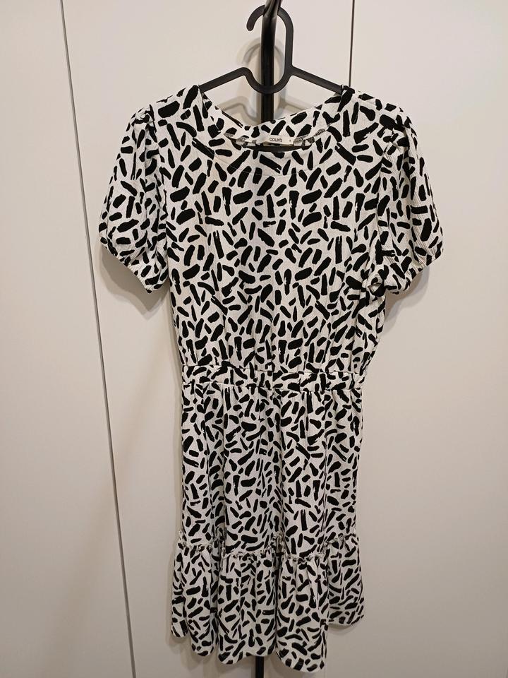 Летнее платье Colins