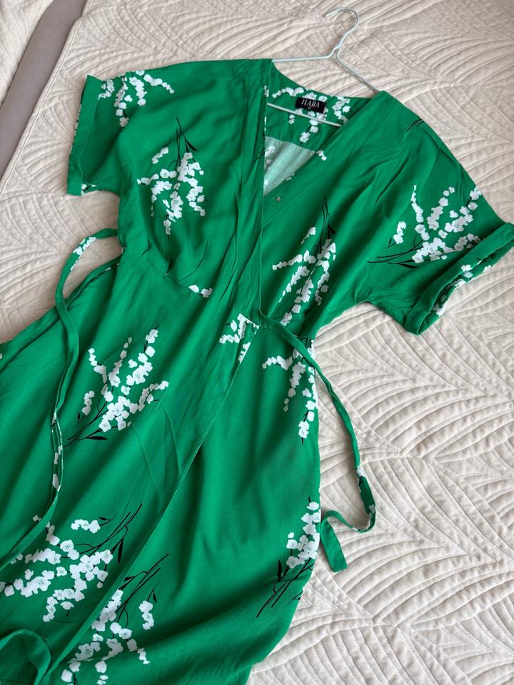 Зеленое платье Itara