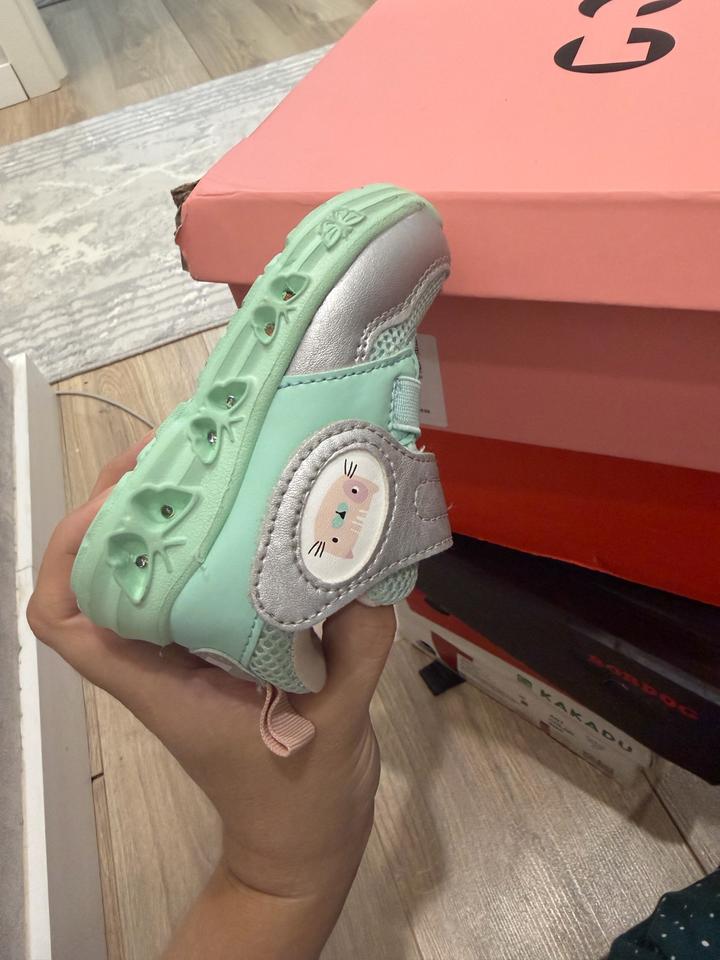 Кроссовки Kakadu