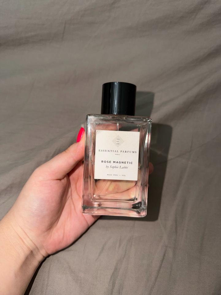 Essentials parfum rose magnetic