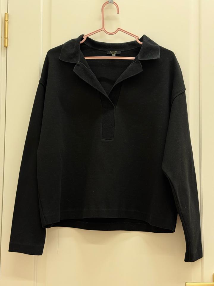 черный джемпер в стиле поло Massimo Dutti