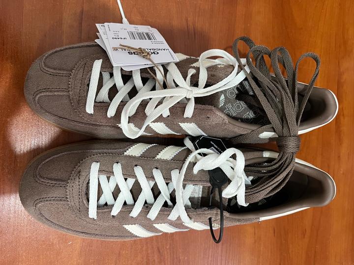 Кроссовки adidas spezial