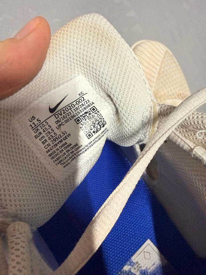 Теннисные кроссовки nike грунт