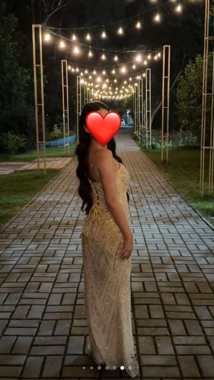 Бежевое платье неизвестного бренда