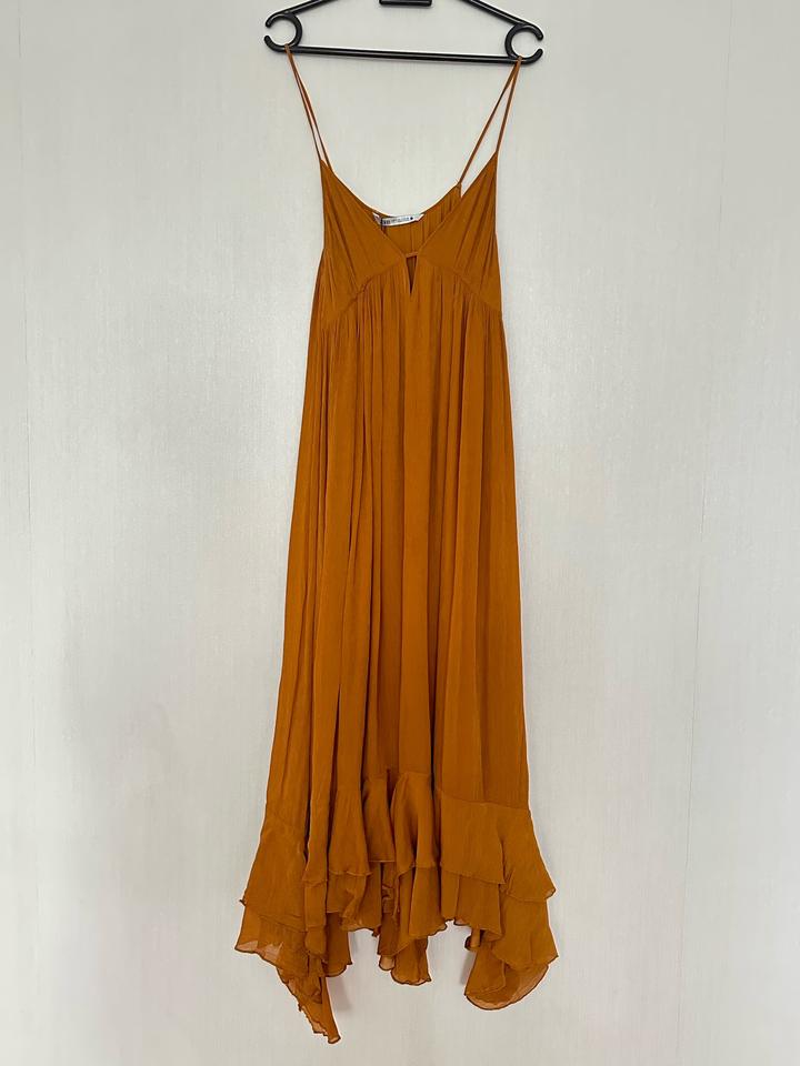 Платье Zara с накидкой