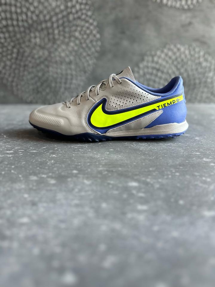 Сороконожки Nike Tiempo Lgend 9