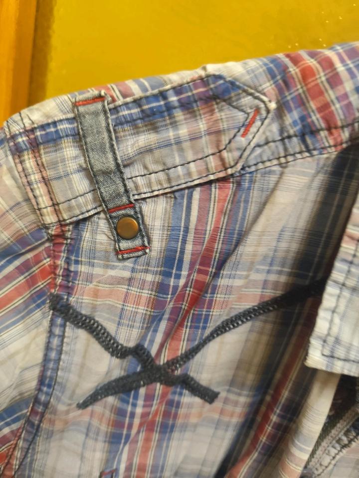 Рубашка с коротким рукавом.