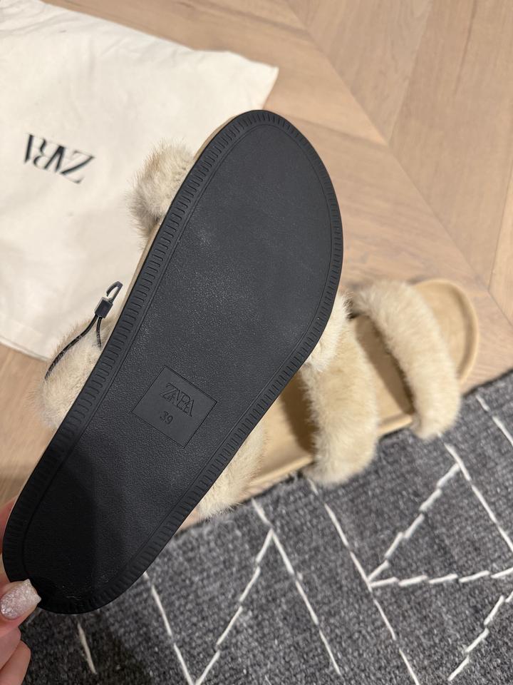 Сандали ZARA