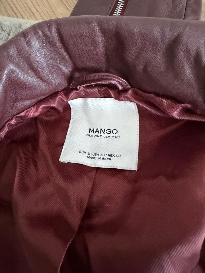 Кожаная куртка Mango