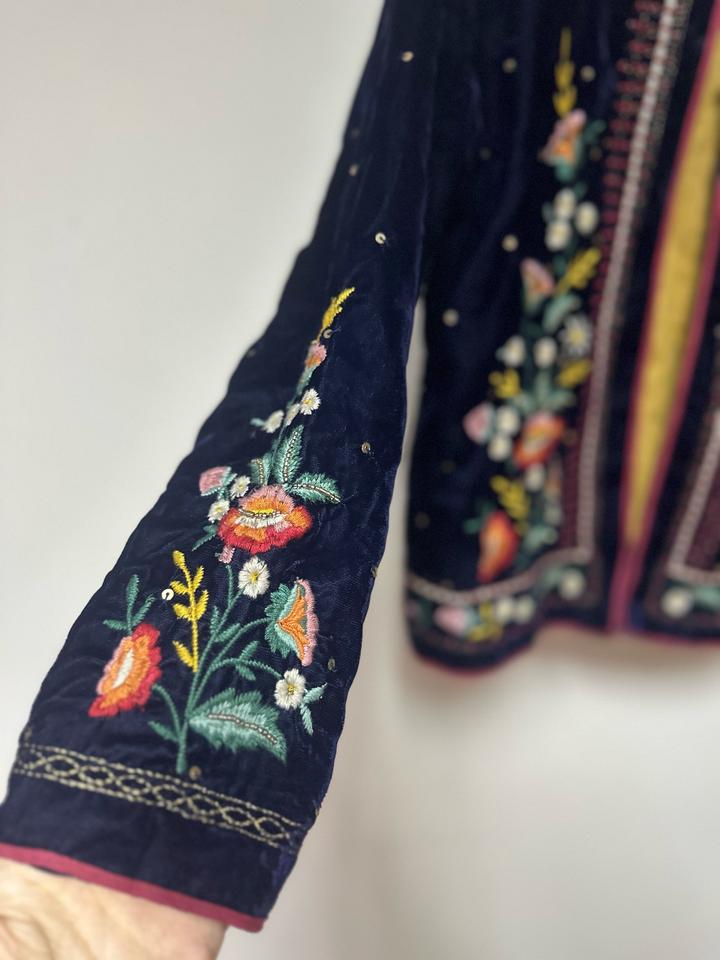 Стильный жакет ZARA Kids с яркой вышивкой 🌺