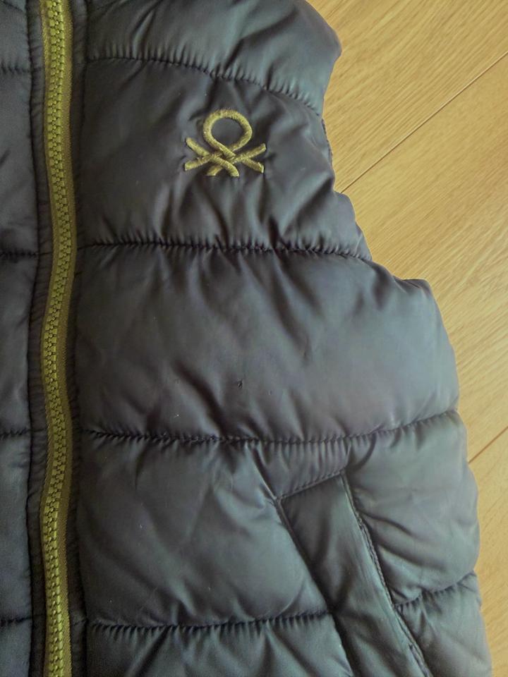 Безрукавка Benetton
