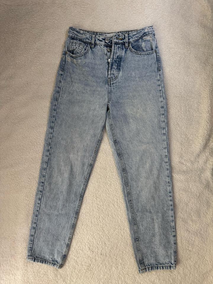 джинсы mom stradivarius