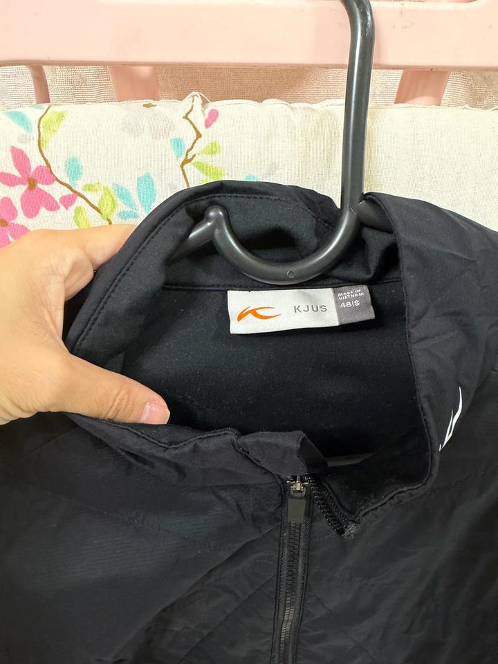 Легкая курточка (ветровка) KJus