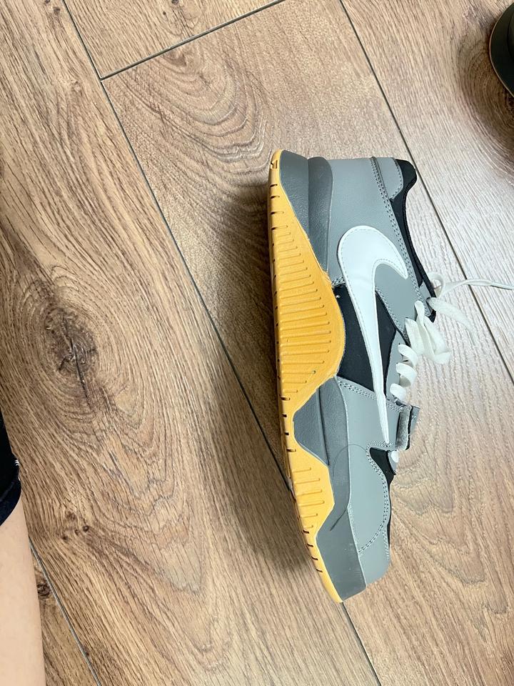 Кроссовки Nike