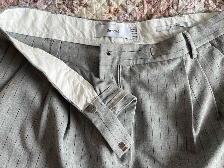 Брюки dad pant Bershka