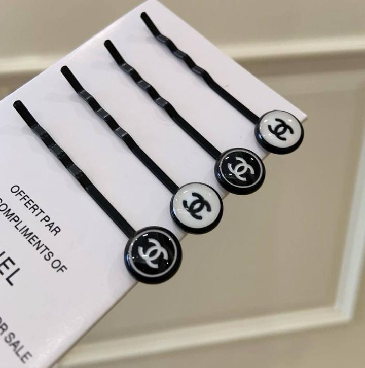 Невидимки для волос Chanel