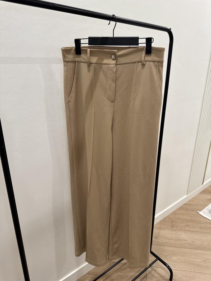 Брюки бежевые