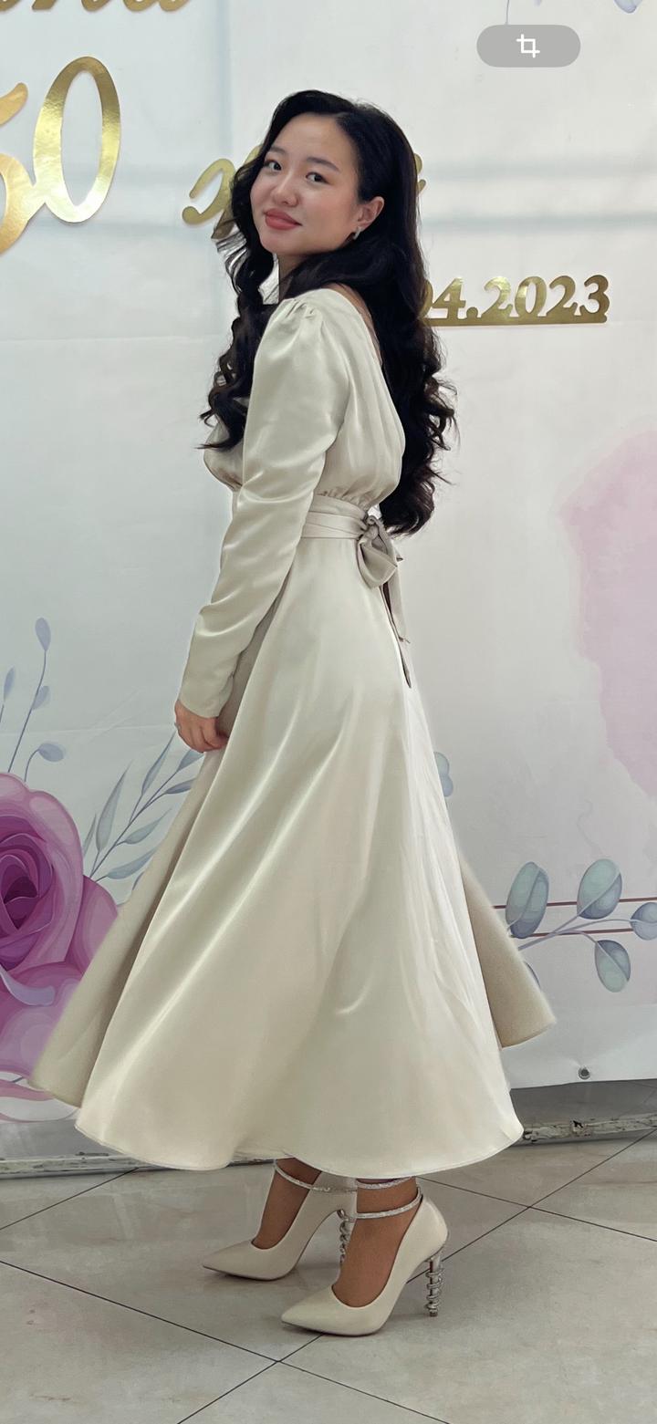 Платье Lichi шампанского цвета на запах