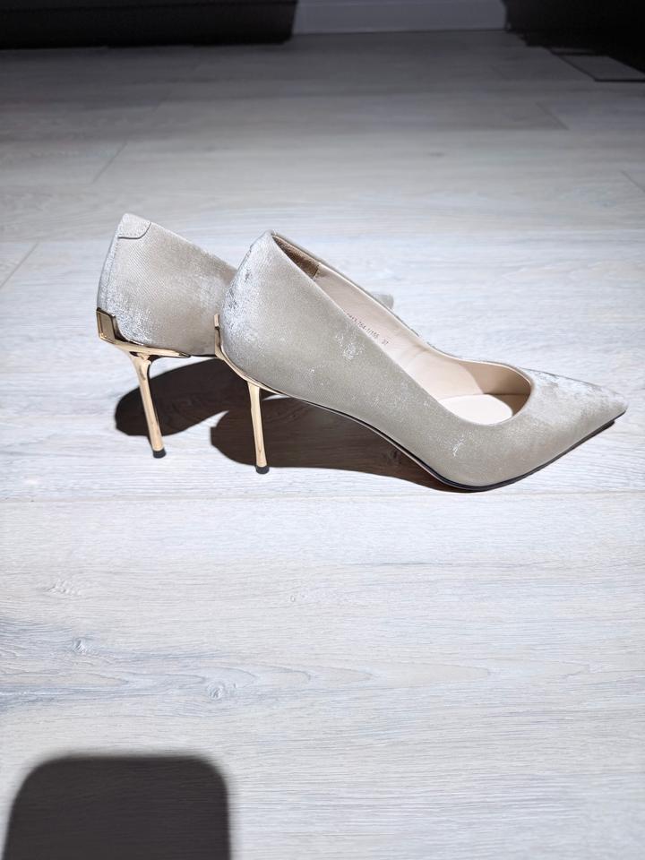 Туфли Djovannia