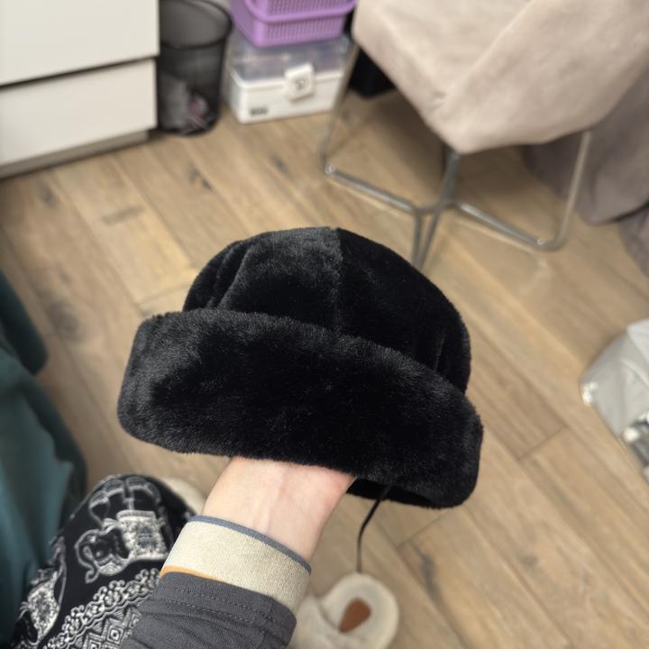 Пушистая шапочка бинни