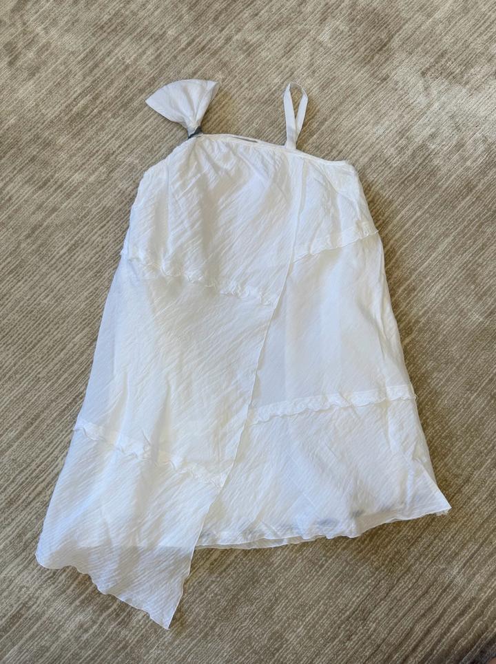 Белое платье Burberry