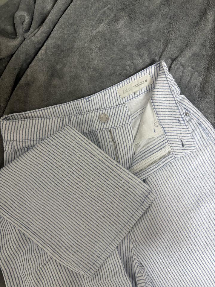 Белые брюки-джинсы от Zara