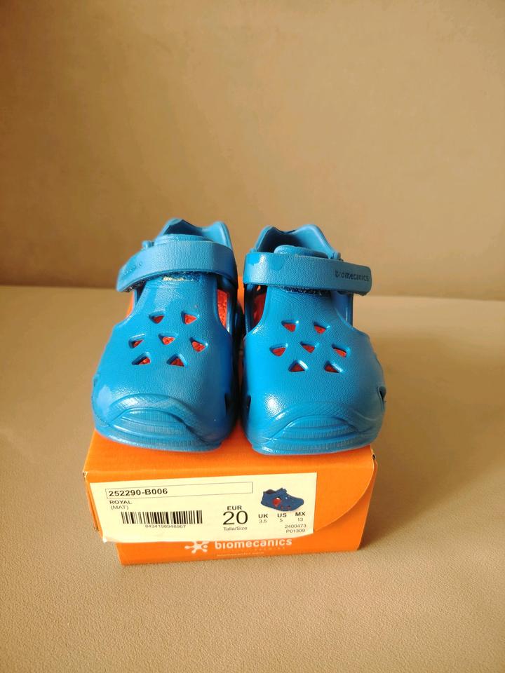 Biomecanics.Сандалии голубые, размер 20