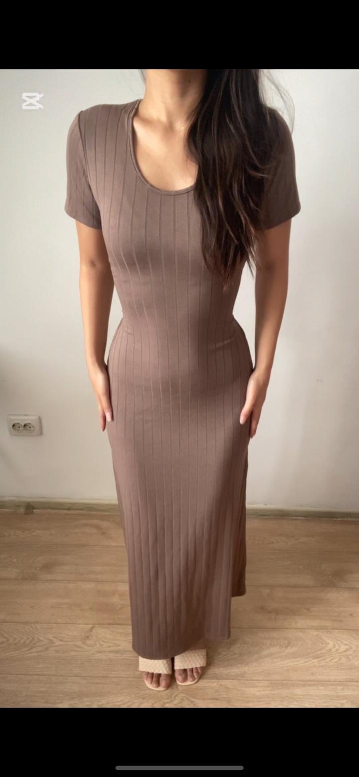 Платье с завязками сзади