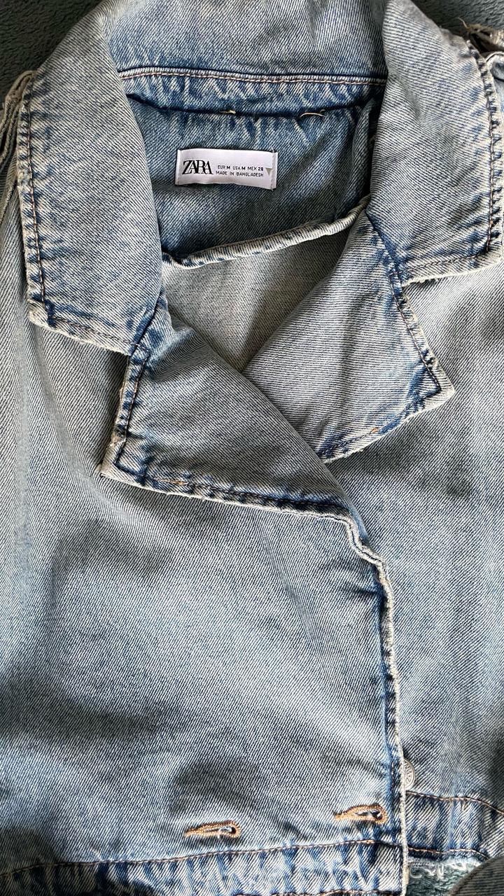 ZARA джинсовая укороченная косуха