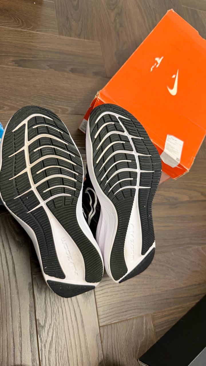 Кроссовки в зал Nike оригинал с коробкой 38 размер