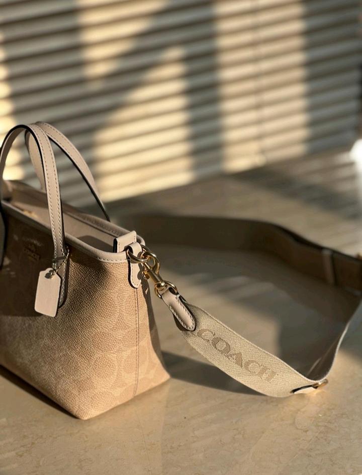 Сумочка Coach City mini, 100% оригинал, натуральная кожа, канва, широкий ремешок