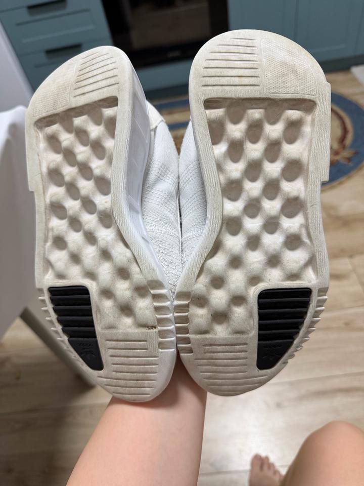 Белые кроссовки Adidas origanal