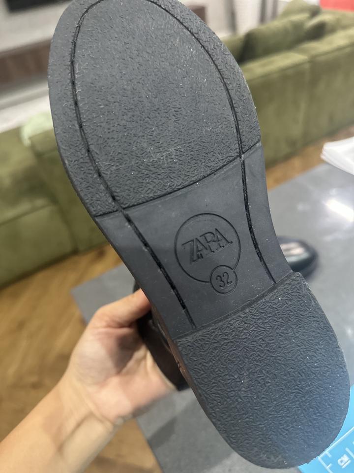 ботинки Zara на девочку. новые. 32 размер