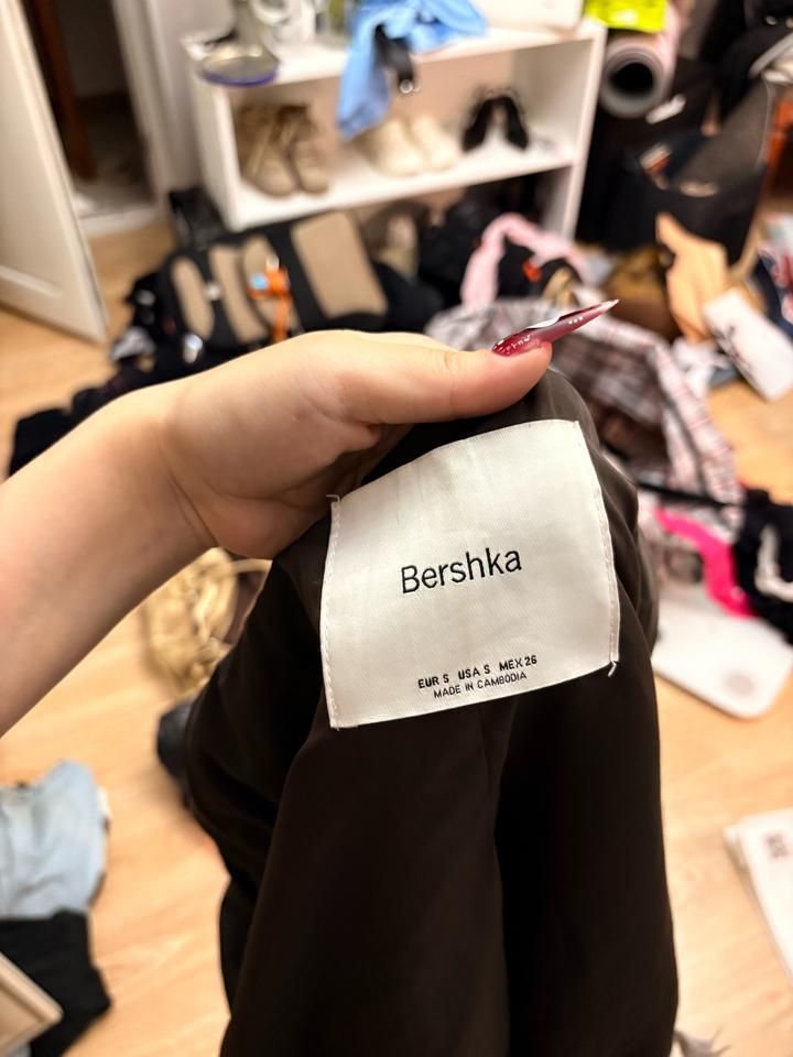 Коричневый бомбер BERSHKA