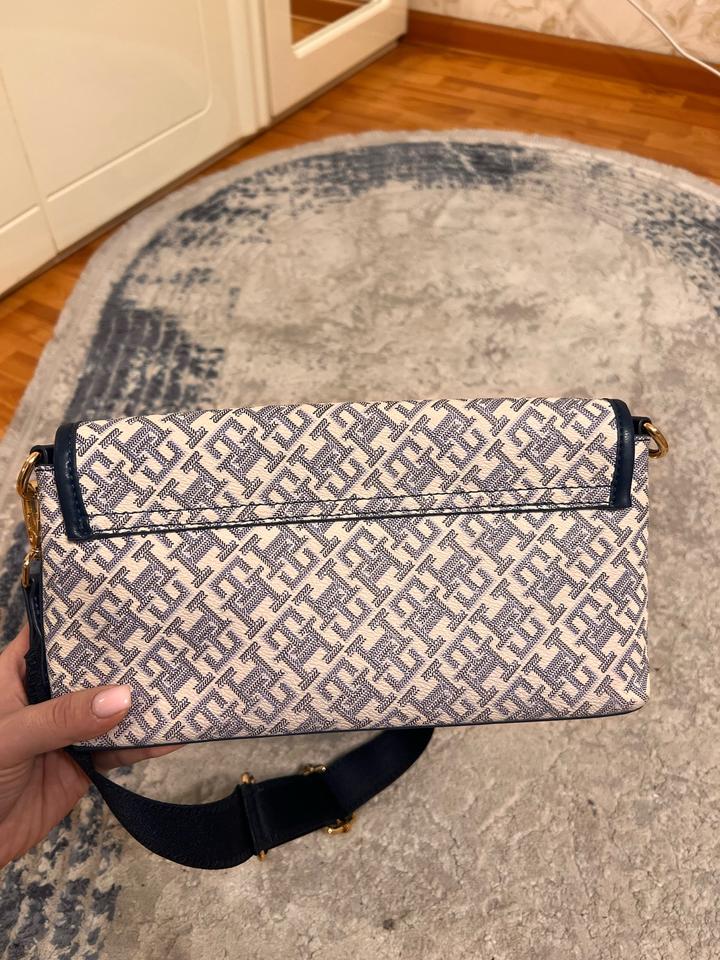 Продам сумку Tommy Hilfiger