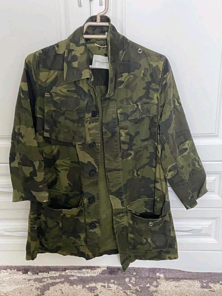 Стильная куртка плащ-шинель Saint Laurent в стиле Military