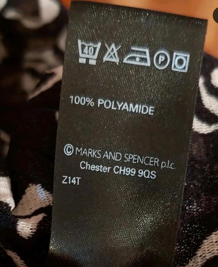 Топ от бренда Marks & Spencer
