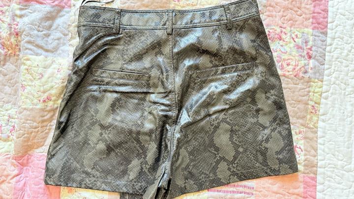 Юбка-шорты Zara, змеиный принт.